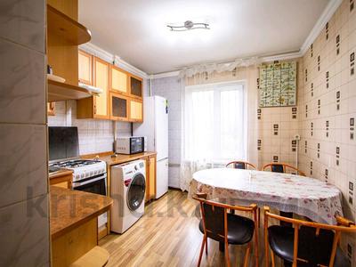 3-комнатная квартира, 70 м², 2/5 этаж, мкр Мамыр-2 12 за 43.8 млн 〒 в Алматы, Ауэзовский р-н