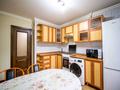 3-комнатная квартира, 70 м², 2/5 этаж, мкр Мамыр-2 12 за 43.8 млн 〒 в Алматы, Ауэзовский р-н — фото 2