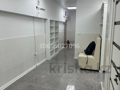 Коммерциялық жылжымайтын мүлік в Атырауской обл.: Еркін · 60 м², бағасы: 200 000 〒 Еркін · 60 м², бағасы: 200 000 〒 в Атырау