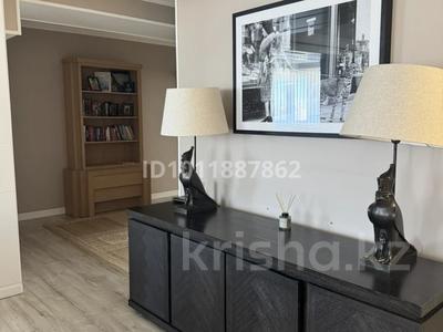 4-комнатная квартира · 270 м² · 10/11 этаж, Академика Сатпаева 336 за 120 млн 〒 в Павлодаре
