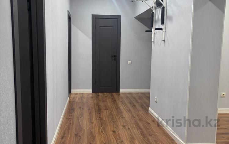 3-комнатная квартира · 96 м², мкр Уркер, Мухамедханова 28 за 450 000 ₸ в Астане, Нура р-н — фото 2