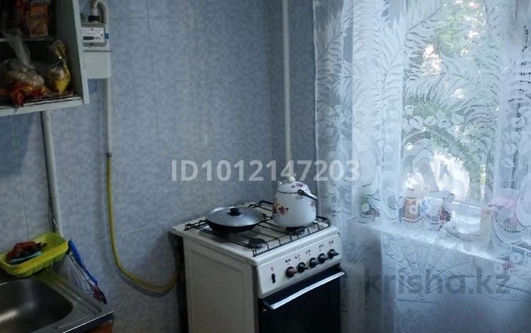 2-бөлмелі пәтер · 46 м² · 3/5 қабат, мкр Каратау 27, бағасы: 12 млн ₸ в Таразе — фото 2