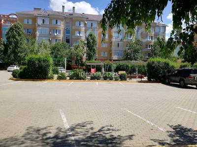 Аренда квартир в Актюбинской обл.: 1-комнатная квартира · 56 м² · 3/5 этаж · помесячно, мкр. Алтын орда, Батыс 2 36в — Капитал плаза за 200 000 〒 1-комнатная квартира · 56 м² · 3/5 этаж · помесячно, мкр. Алтын орда, Батыс 2 36в — Капитал плаза за 200 000 〒 в Актобе