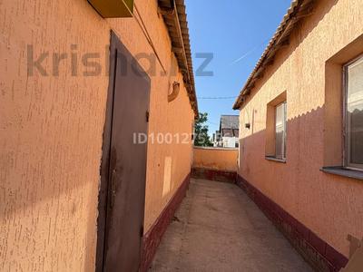 Жеке үй · 6 бөлме · 150 м² · 10 жүзд., Самал-1 ш/а 33 — Хайруллина, бағасы: 200 000 ₸ в Шымкенте, Абайский р-н