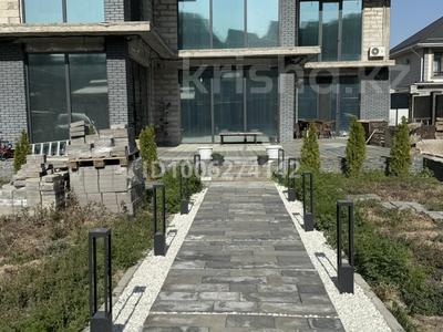 Жеке үй · 6 бөлме · 295 м² · 8.5 жүзд., Ул Тарбагатай 67 — ЖК Hayat, бағасы: 200 млн ₸ в 
