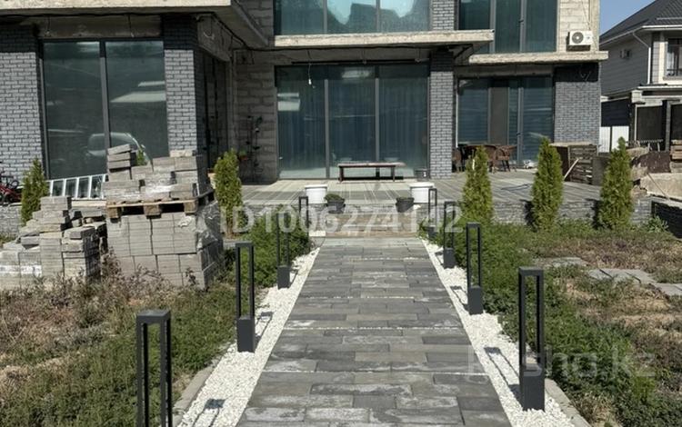 Отдельный дом · 6 комнат · 293 м² · 8.1 сот., Аз жанибек хана 67 — ЖК Hayat за 200 млн 〒 в  — фото 2