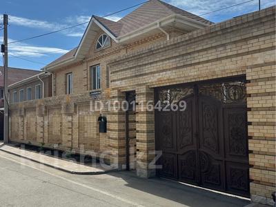 Отдельный дом · 7 комнат · 450 м² · 15 сот., Альпинистов 29Б за 150 млн 〒 в Караганде, Казыбек би р-н