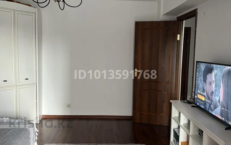 3-комнатная квартира · 88 м² · 2/5 этаж, Толе би 75 — Сейфуллина за 600 000 ₸ в Алматы, Алмалинский р-н — фото 2