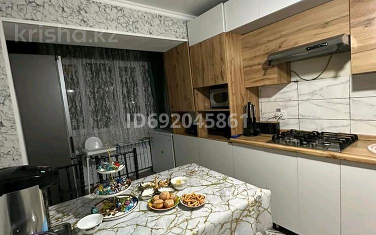 4-комнатная квартира, 74 м², 2/5 этаж, Мкр.1 16