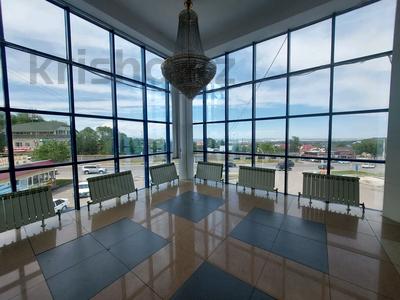 Свободное назначение, офисы, магазины и бутики, склады, общепит, салоны красоты, фитнес и спорт, медцентры и аптеки, образование, развлечения, конференц-залы, кабинеты и рабочие места, студии · 1000 м² за 3 млн 〒 в Алматы, Наурызбайский р-н