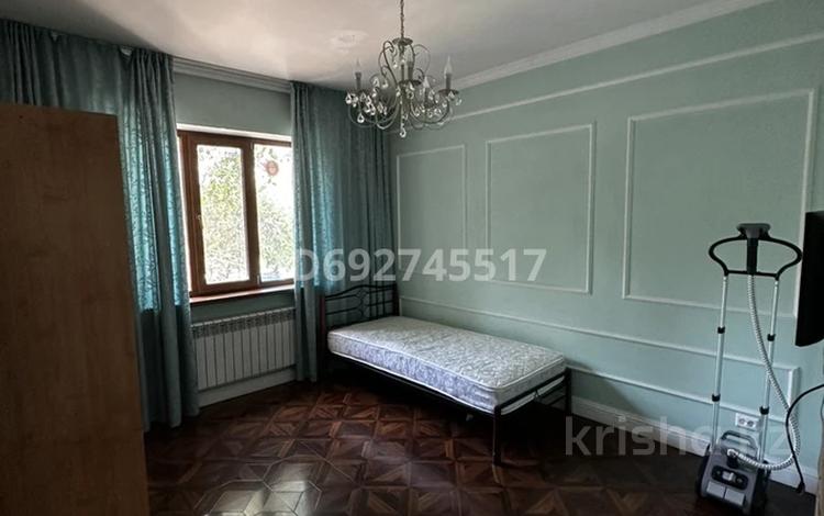 3-комнатная квартира, 70 м², 2/9 этаж помесячно, мкр Жетысу-2 76 — Абая Саина