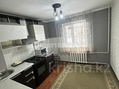 3-комнатная квартира · 68 м² · 1/5 этаж, мкр Айнабулак-4 за 300 000 ₸ в Алматы, Жетысуский р-н