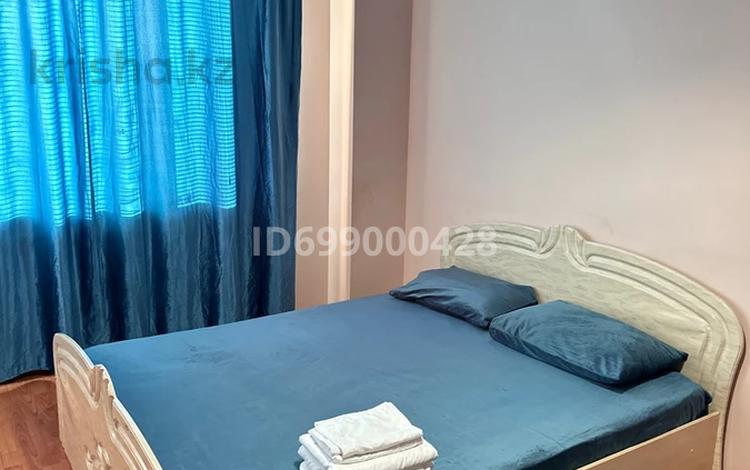 2-комнатная квартира · 100 м² · 3/9 этаж, мкр 12, 12 мкн 49 — 12 мкн - Аида торговый дом - Анвар - Дина супермаркет- 6 поликлиника за 2 000 〒 в Актобе — фото 9