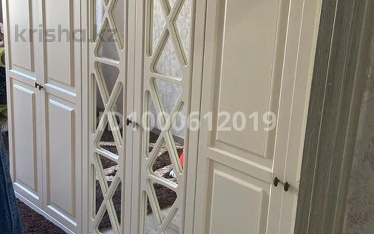 4-комнатная квартира · 72 м² · 2/5 этаж, 10 микрорайон 15 — 10 микрорайон в центре города за 290 000 ₸ в Аксае — фото 2