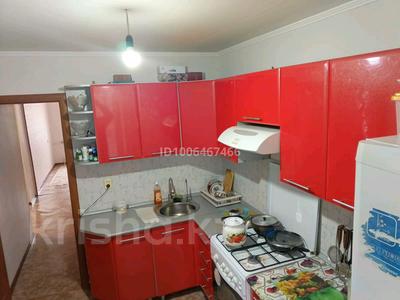 3-комнатная квартира · 63 м² · 5/5 этаж, мкр 4, каратюбинская 30 за 22 млн ₸ в Уральске