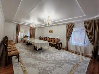 Отдельный дом · 6 комнат · 250 м² · 10 сот., мкр Атырау, Бекарыс за 50 млн ₸