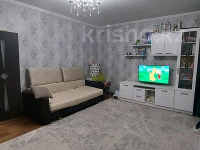 Пәтерлер в Алматы: 2-бөлмелі пәтер · 65 м² · 5/6 қабат, мкр Кокжиек 42, бағасы: 27.5 млн 〒 2-бөлмелі пәтер · 65 м² · 5/6 қабат, мкр Кокжиек 42, бағасы: 27.5 млн 〒 в Алматы, Жетысуский р-н