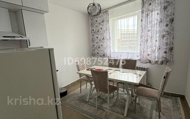 3-комнатная квартира · 88 м² · 2/12 этаж · помесячно, 11 23 — Мұз сарайы, халык банк, арзан магазин за 120 000 〒 в Туркестане — фото 8