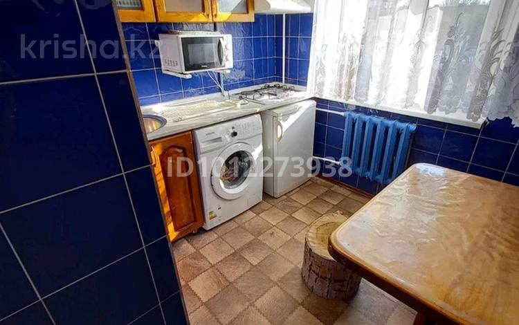 3-бөлмелі пәтер · 60 м² · 3/5 қабат, ул. Ержанова 39, бағасы: 17 000 ₸ в Караганде — фото 2
