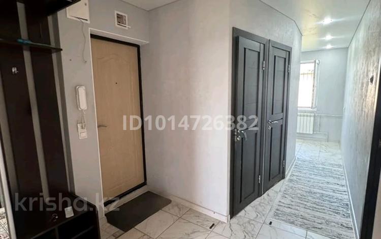 3-комнатная квартира · 62 м² · 5/5 этаж, мкр 5 57а — Коныс за 15.9 млн ₸ в Актобе — фото 2