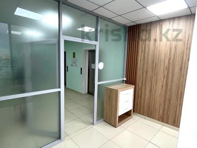 Свободное назначение, офисы, магазины и бутики, склады, азс, автосервисы и автомойки, общепит, салоны красоты, сельское хозяйство, бани, гостиницы и зоны отдыха, фитнес и спорт, медцентры и аптеки, образование, развлечения, конференц-залы, кабинеты и рабочие места, студии · 12 м² за 150 000 〒 в Астане, Есильский р-н