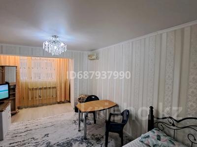 1-комнатная квартира · 34 м² · 1/10 этаж, 12-й мкр 33 — Супермаркета Анвар за 10 000 〒 в Актау