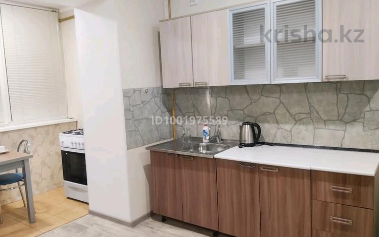 1-бөлмелі пәтер · 30 м² · 1/5 қабат, мкр Астана 45 — Толе би, бағасы: 130 000 ₸ в Уральске — фото 2