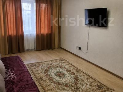 2-комнатная квартира · 60 м² · 4/5 этаж, Тайманова — Революция остановка за 200 000 ₸ в Уральске