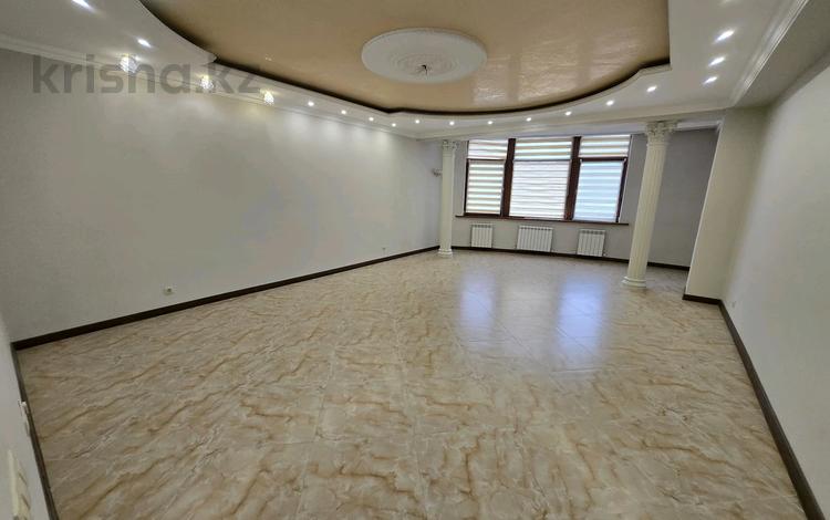 3-бөлмелі пәтер · 152 м² · 9/12 қабат, Самал-2 ш/а. 58 — Пр. Назарбаева/ пр. Аль-Фараби, бағасы: 135.8 млн ₸ в Алматы, Медеуский р-н — фото 2