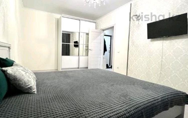 3-бөлмелі пәтер · 90 м² · 3/9 қабат, Самал 99/1 — Жайык арена Командировачные документы, бағасы: 30 000 ₸ в Уральске — фото 59