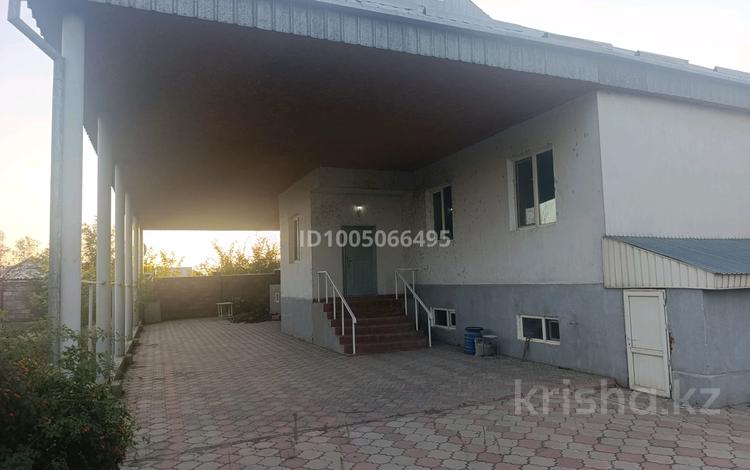 Отдельный дом · 3 комнаты · 240 м² · 10 сот., Досумова 4 — Рядом школа Гани Муратбаева за 30 млн ₸ в Шу — фото 2