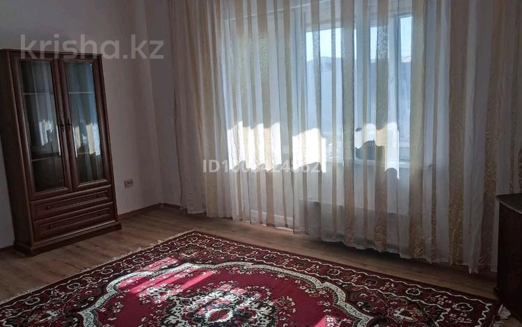 2-комнатная квартира · 64 м² · 6/6 этаж, мкр Кокжиек за 200 000 ₸ в Алматы, Жетысуский р-н — фото 2
