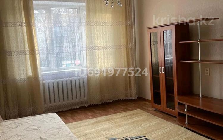 2-комнатная квартира, 55 м², 2/8 этаж помесячно, мкр Орбита-1 10