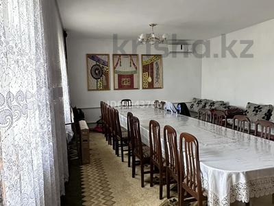 Отдельный дом · 6 комнат · 288 м² · 10 сот., А.Жуйнеки 72 — Мкр. Коммунизм за 30 млн ₸ в Туркестане