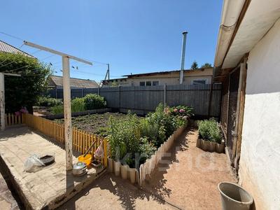 Часть дома · 3 комнаты · 85.1 м² · 4 сот., мкр 8, Братья Жубановых 310 за 25 млн 〒 в Актобе