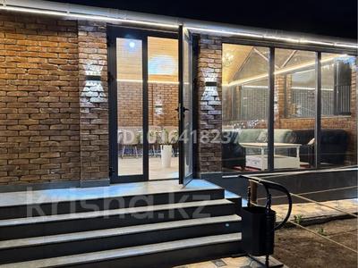 Дом · 3 комнаты · 180 м², мкр Ерменсай, Жангир Хана 55 за 120 000 ₸ в Алматы, Бостандыкский р-н