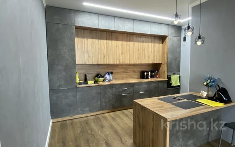 4-комнатная квартира · 125.1 м² · 6/10 этаж, мкр Жулдыз, Самал 82 — Коняхина за 43 млн ₸ в Уральске — фото 2