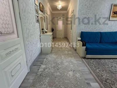 Отдельный дом · 5 комнат · 150 м² · 10 сот., Жандосов 30 — Возле магазина Ақсері за 40 млн ₸ в Аксукенте