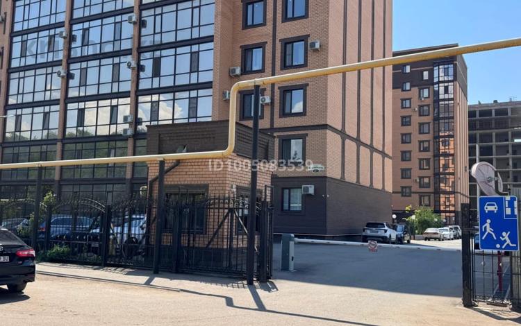 3-бөлмелі пәтер · 115 м² · 9/9 қабат, Вокзальная 4/1, бағасы: 40 млн 〒 в Уральске — фото 2