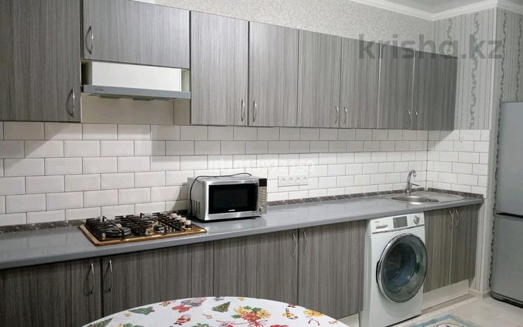 1-комнатная квартира · 52 м² · 4/5 этаж, мкр Думан-2 25 за 235 000 ₸ в Алматы, Медеуский р-н — фото 2