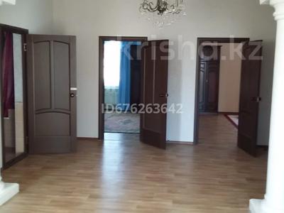 3-комнатная квартира, 100 м² посуточно, Пляжная 2 за 10 000 〒 в Актау, мкр Приморский