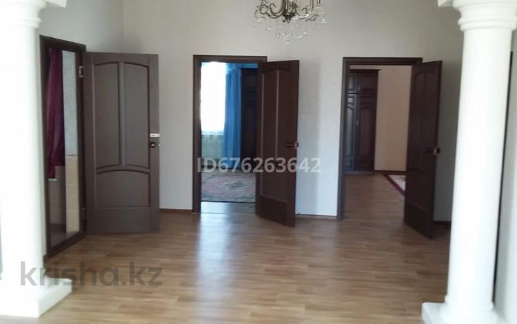 3-комнатная квартира, 100 м² посуточно, Пляжная 2 за 10 000 〒 в Актау, мкр Приморский — фото 2