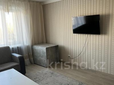 3-комнатная квартира, 100 м², 4 этаж посуточно, мкр Юго-Восток, Республики 31 за 20 500 〒 в Караганде, Казыбек би р-н