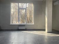 Офисы, магазины и бутики, салоны красоты, медцентры и аптеки, образование, конференц-залы, кабинеты и рабочие места, студии · 130 м² за 450 000 〒 в Алматы, Наурызбайский р-н