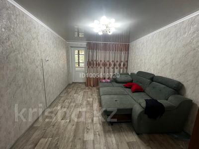 3-комнатная квартира · 63 м² · 4/5 этаж, Ескалиева 245 — Район ревалюция за 27 млн 〒 в Уральске, мкр Школьник