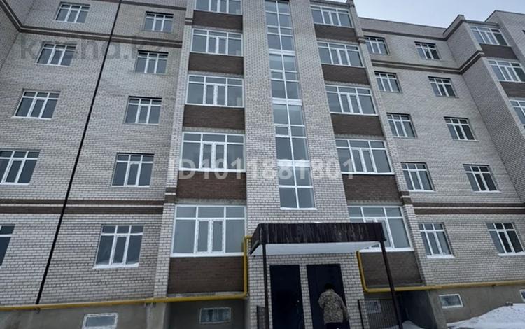 1-комнатная квартира · 42.8 м² · 2/5 этаж, мкр. Алтын орда, Батыс-2 251В — Напротив Sky park возле Береке парк за 11 млн ₸ в Актобе — фото 2