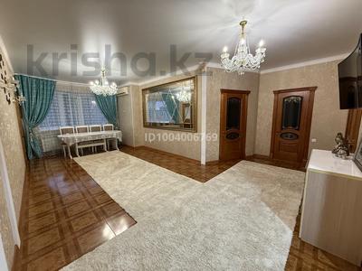5-комнатная квартира · 145 м² · 5/9 этаж, мкр. Алтын орда, Ораз татеулы 5 а — За Жекпе Жеком за 59 млн ₸ в Актобе