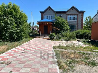 Жеке үй · 5 бөлме · 200 м² · 17 сот., мкр Лесхоз, Мкр-н Медик 2 — Возле сафари. рынок Коктем, бағасы: 130 млн 〒 в Атырау