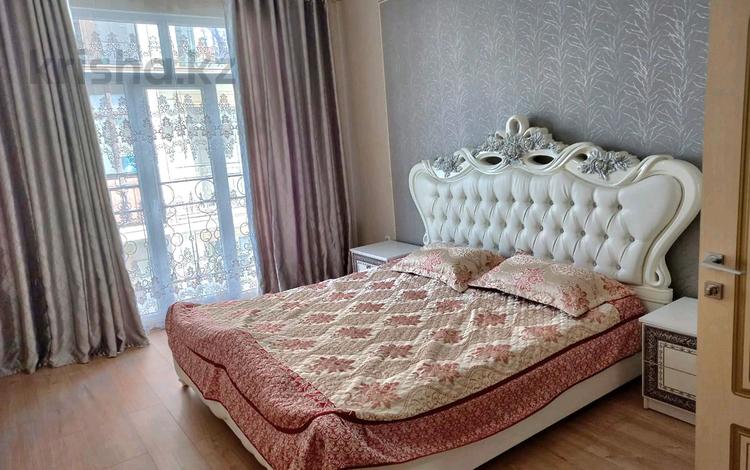 2-комнатная квартира · 62 м² · 3/10 этаж, Куаныша Толеметова 50/6 — Агентства за 200 000 ₸ в Шымкенте, Абайский р-н — фото 2