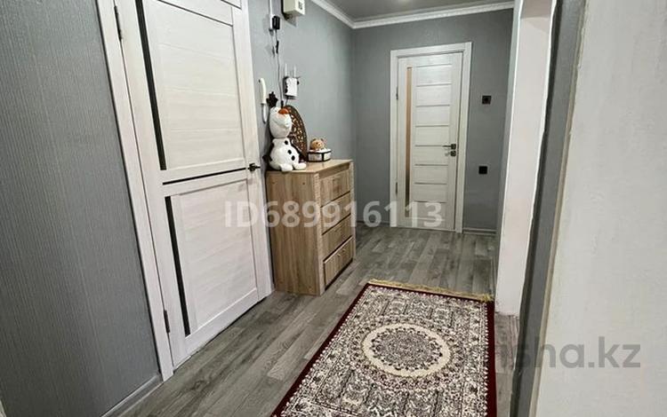 2-комнатная квартира · 55 м² · 1/10 этаж, мкр 4, Гагарина 2/8 — Меховой за 18.5 млн ₸ в Уральске — фото 2
